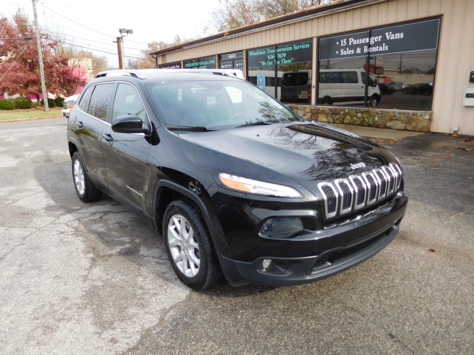 18 Jeep Cherokee Latitude