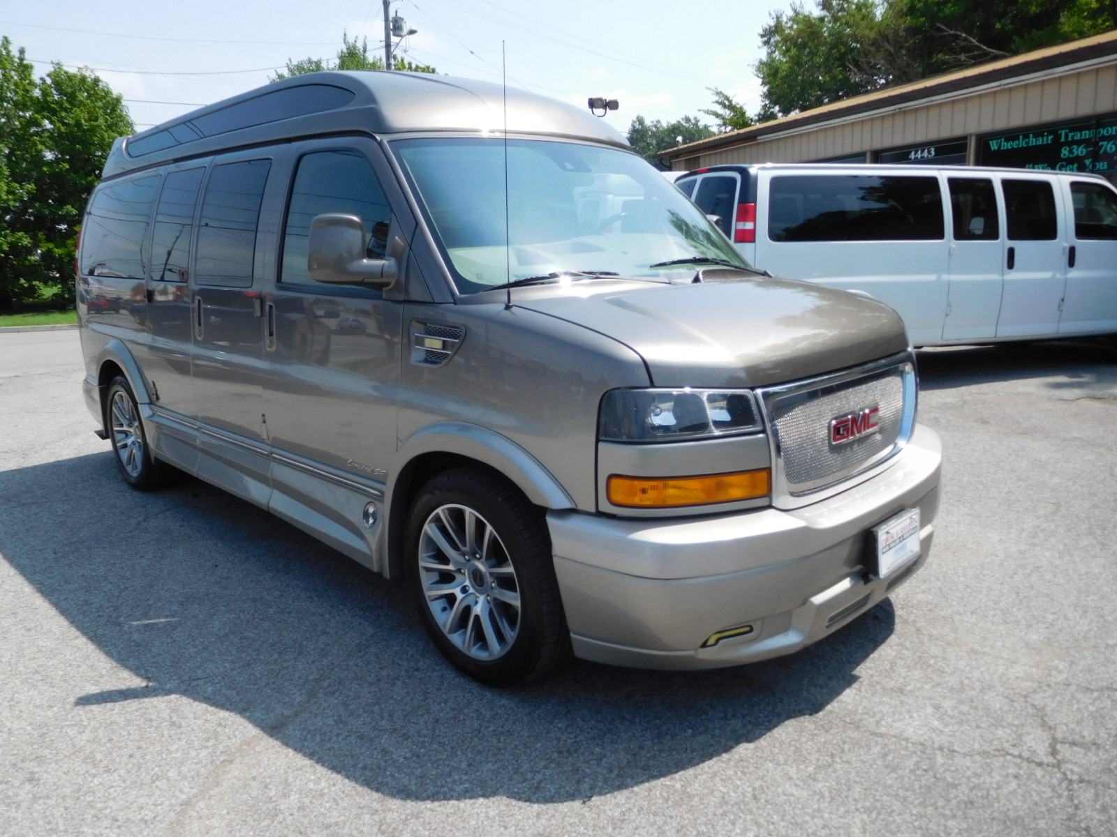 19 GMC Savana 2500 Explorer Limited Se