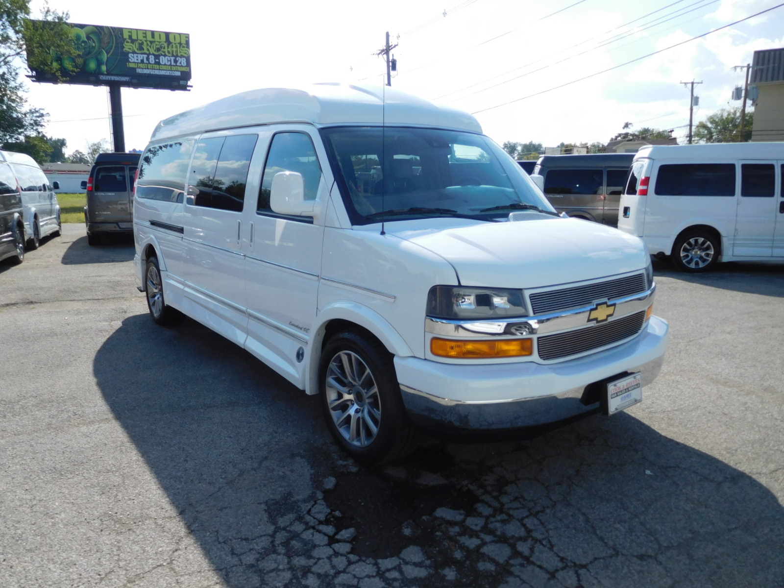 21 Chevy Express Explorer Limited SE 9 passenger