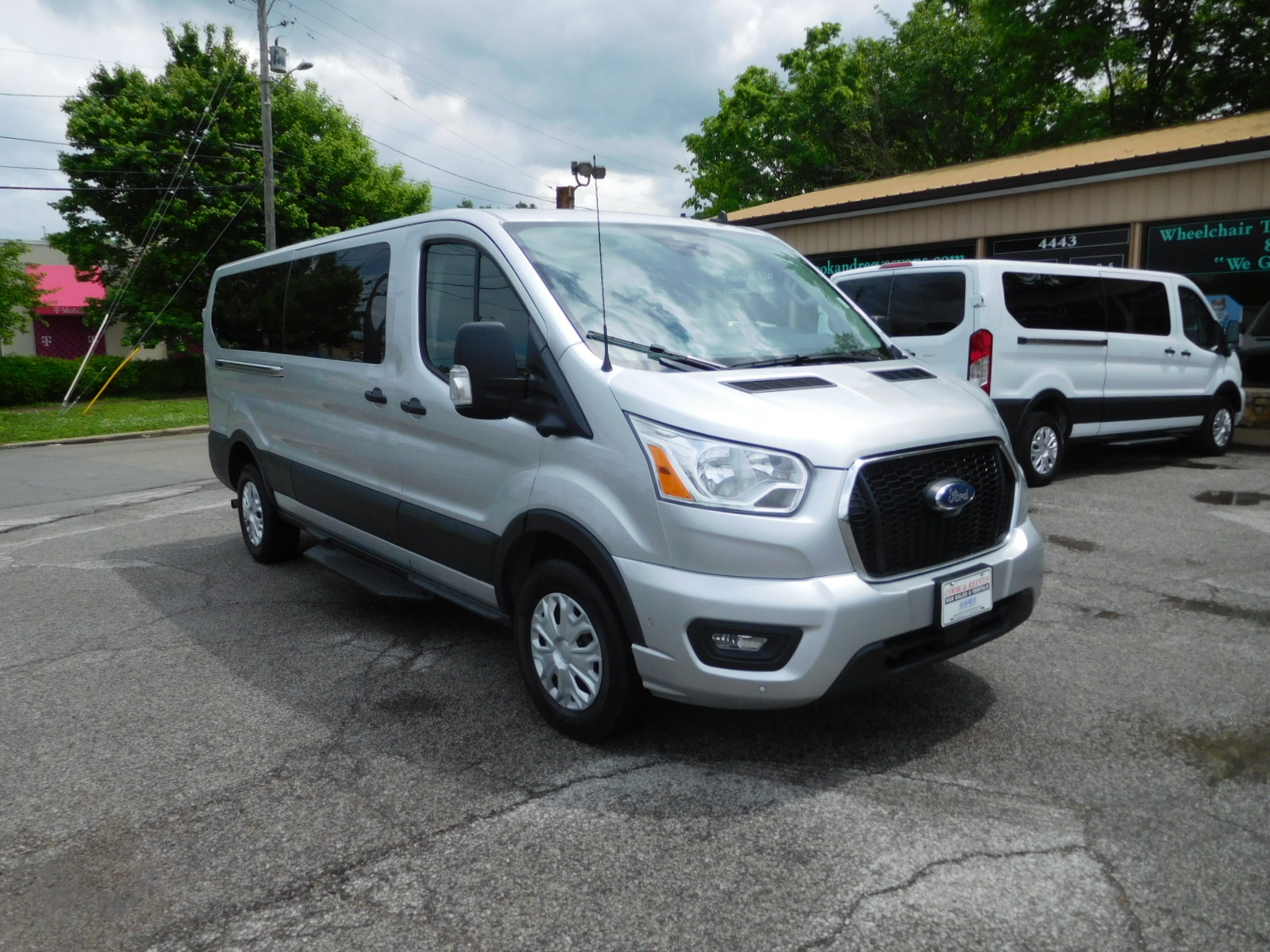 22 Ford Transit XLT 15 passenger