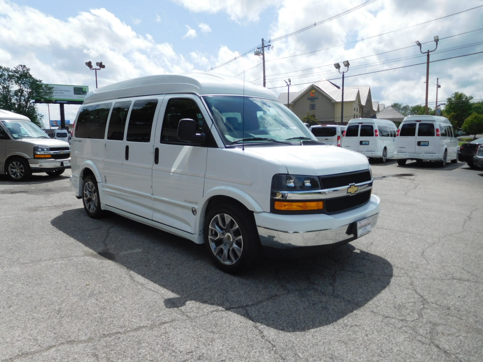 22 Chevy Express 2500 Explorer Limited SE