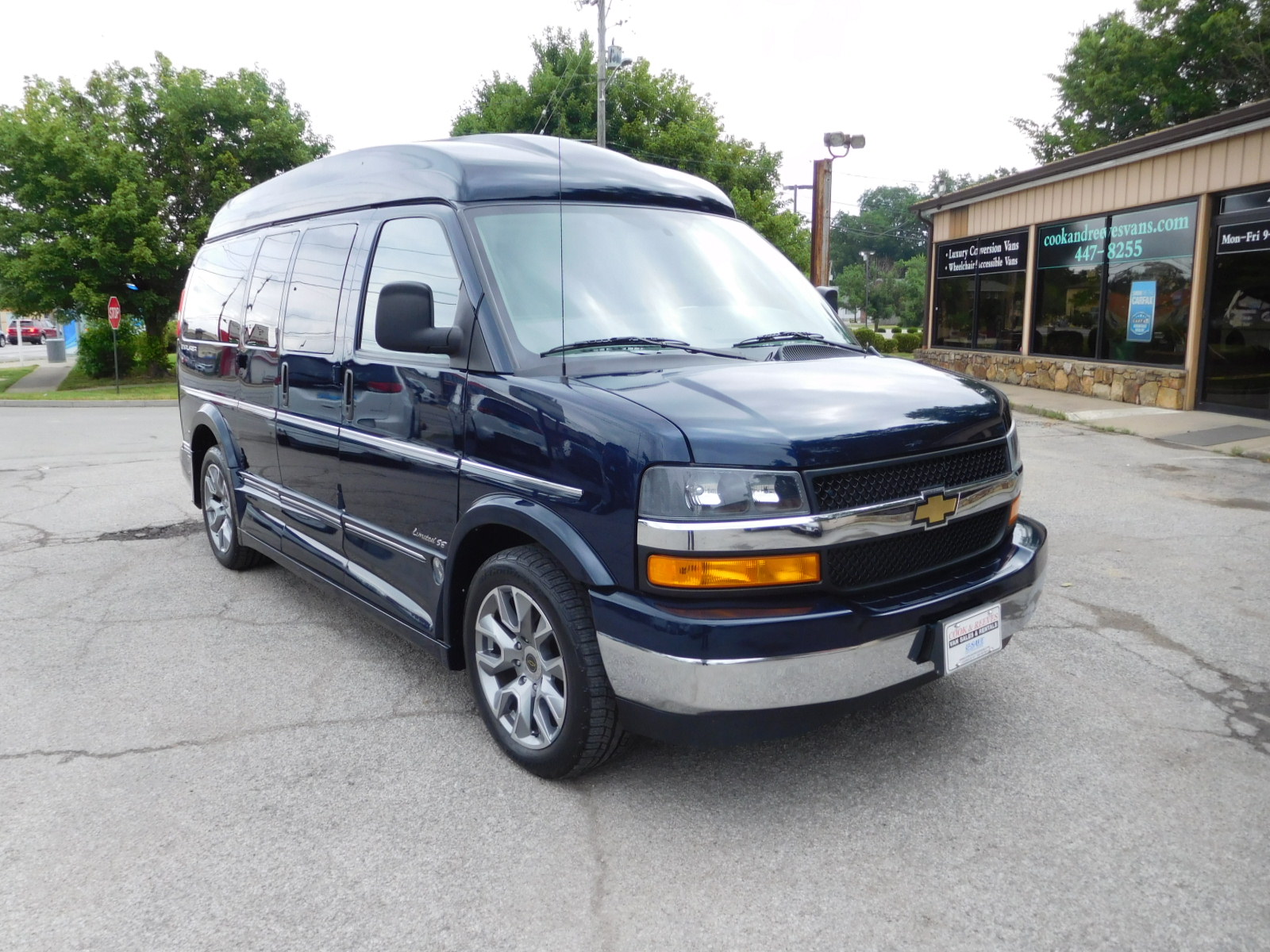 23 Chevy Express Explorer Limited SE