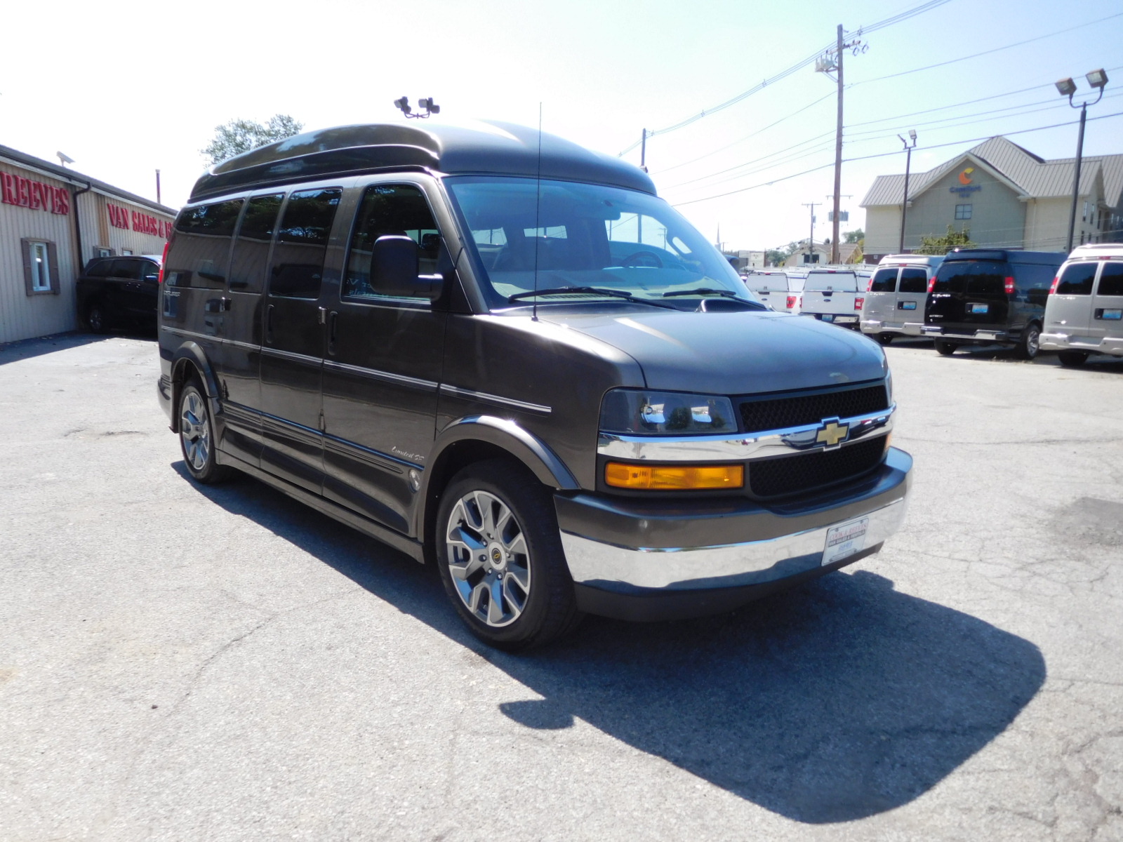23 Chevy Express Explorer Limited SE