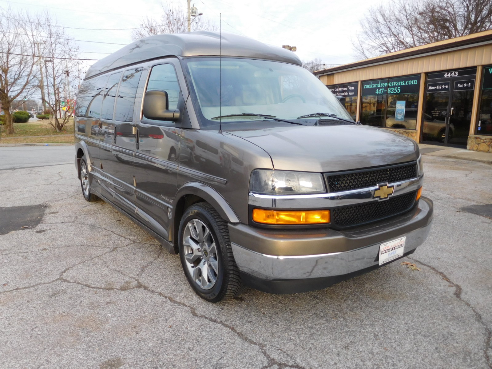 2023 Chevrolet Express Cargo Work Van's photo