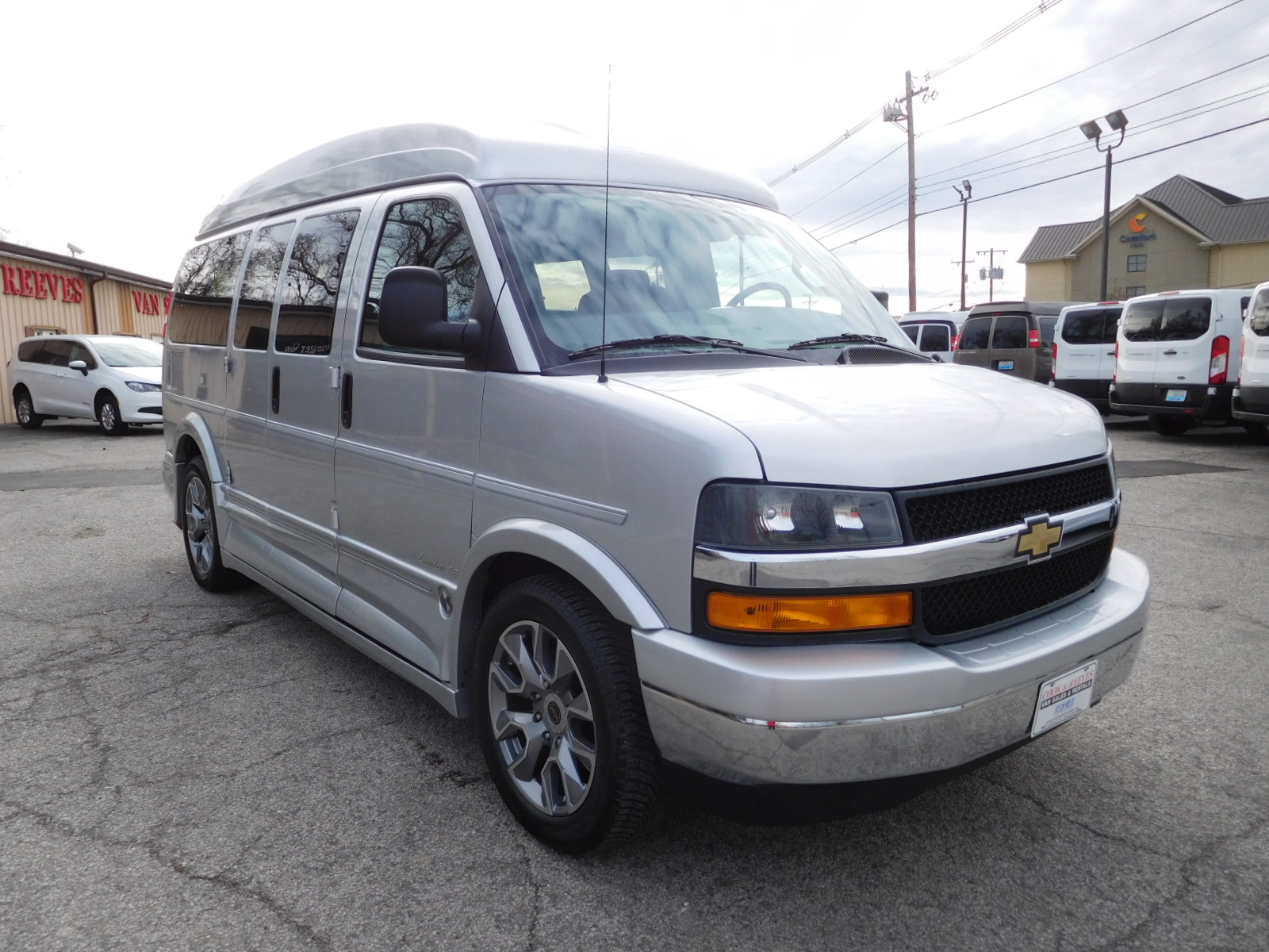 23 Chevy Express 2500 Explorer Limited SE