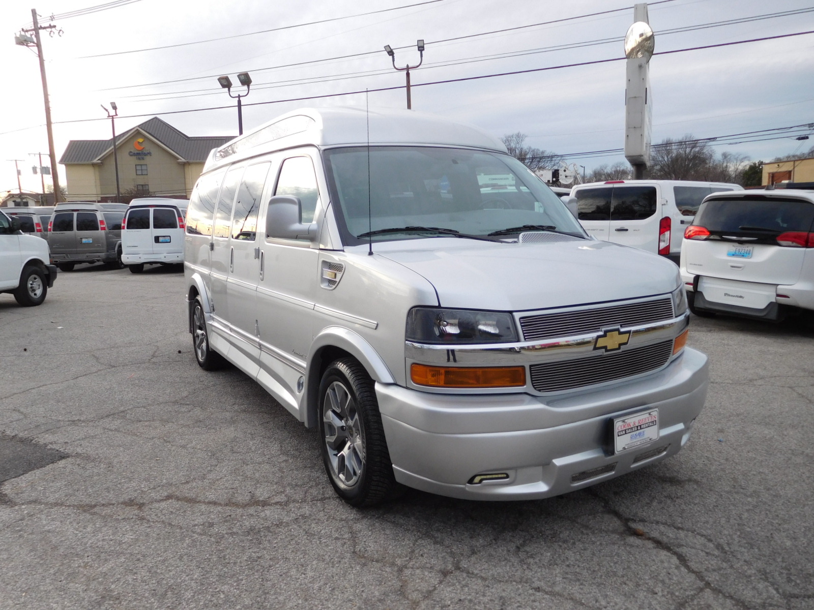 23 Chevy Express Explorer Limited SE