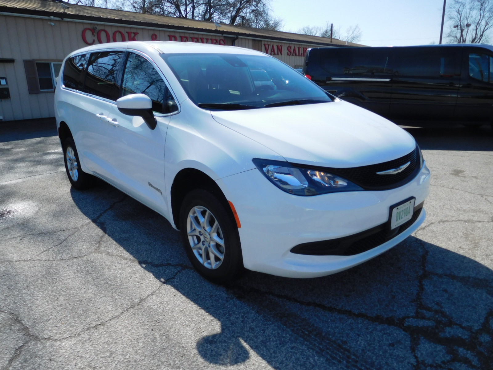 2023 Chrysler Voyager LX