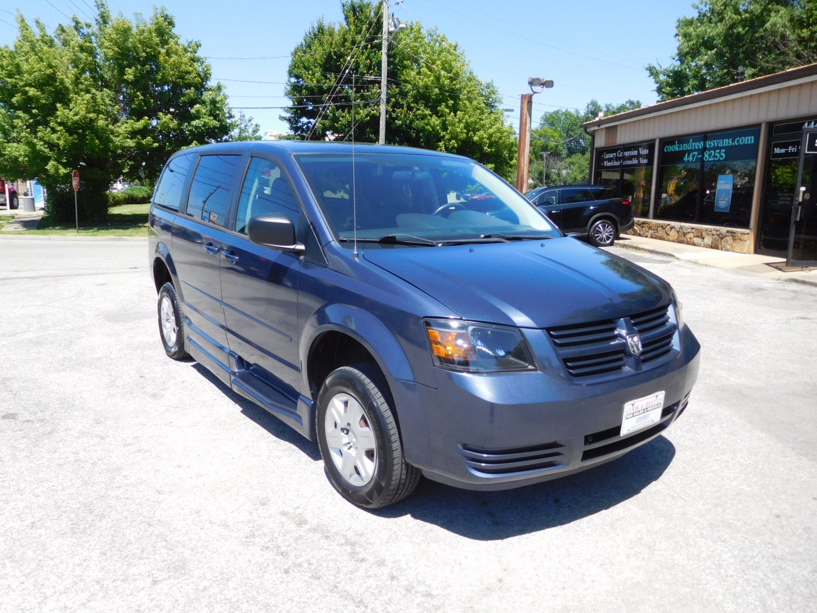 09 Dodge Grand Caravan SE Braun Wheelchair van