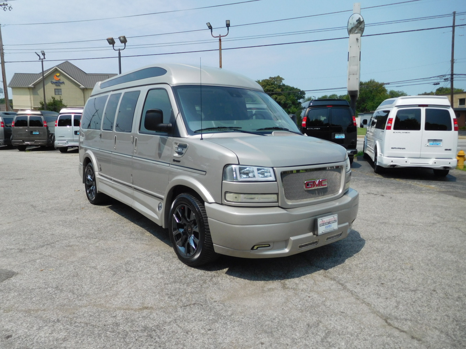24 GMC Savana Explorer Limited SE