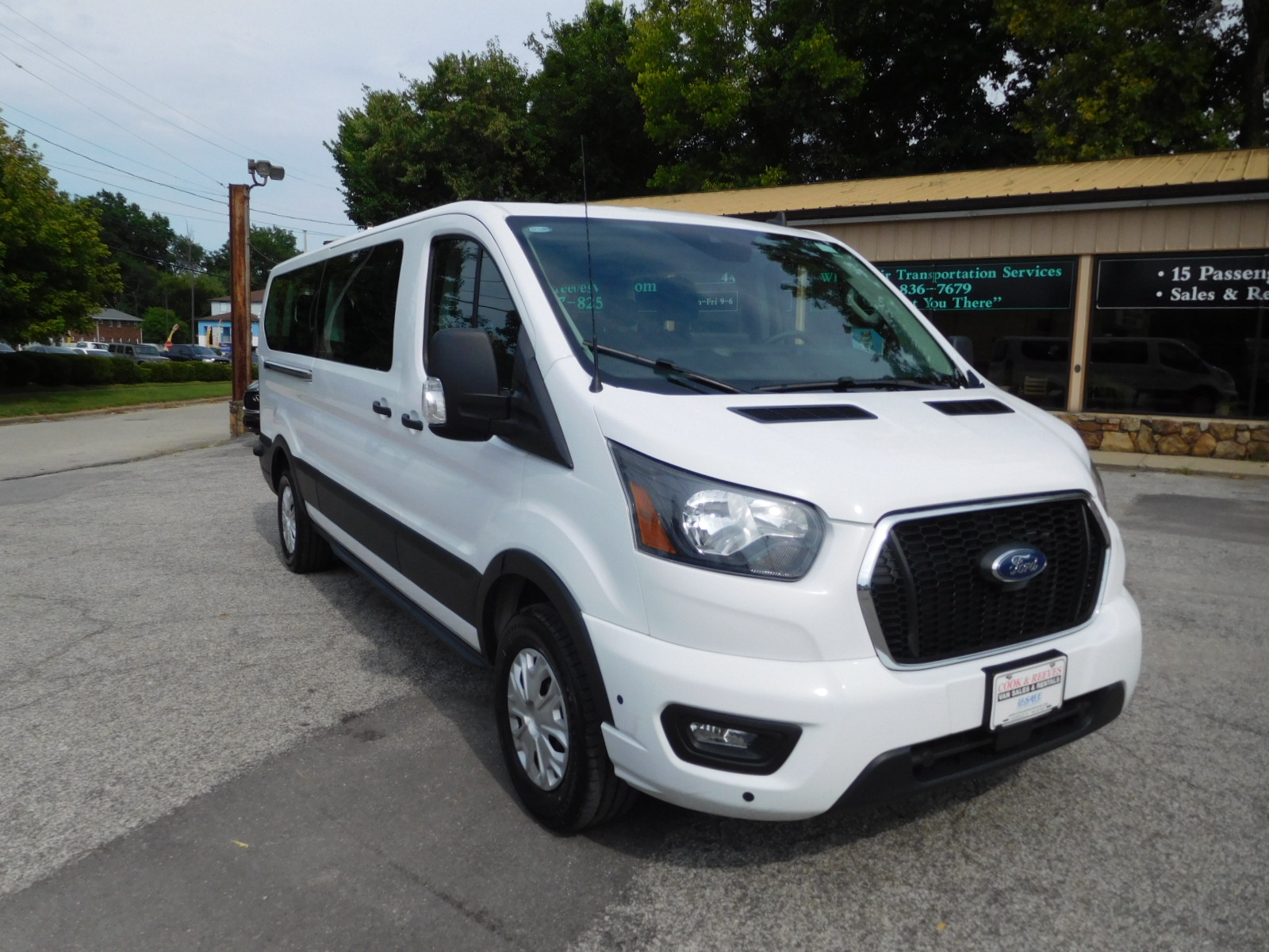 24 Ford Transit XLT 15 passenger