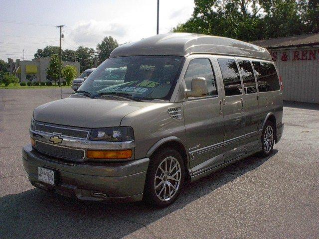 chevrolet 10 passenger van